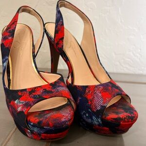 Jessica Simpson Sabella size 10. Red and blue multi-color.